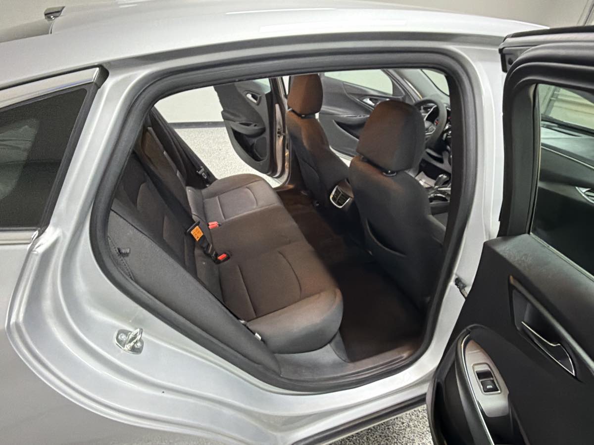 2018 Chevrolet Malibu 1LT - Photo 25