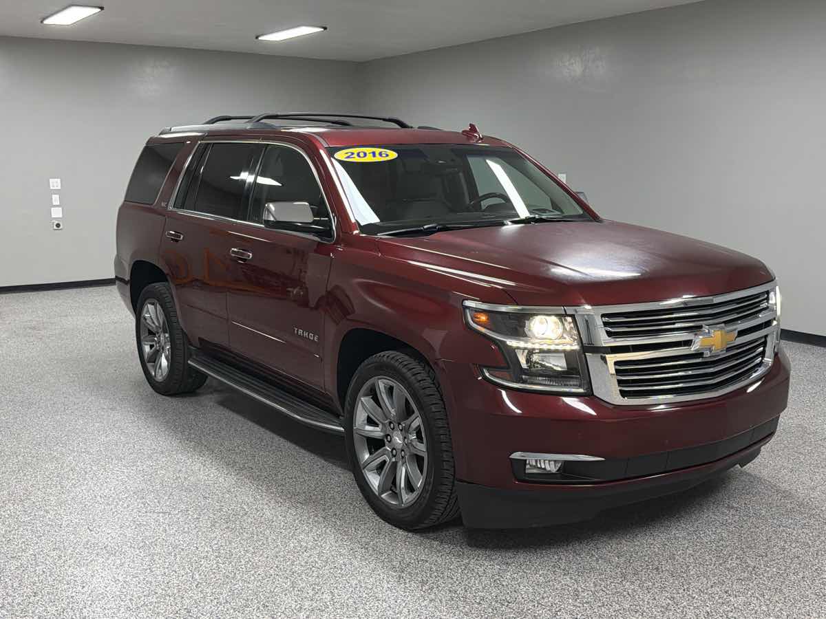Chevrolet Tahoe photo 2