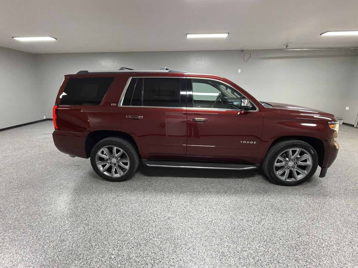 2016 Chevrolet Tahoe LTZ - Photo 2