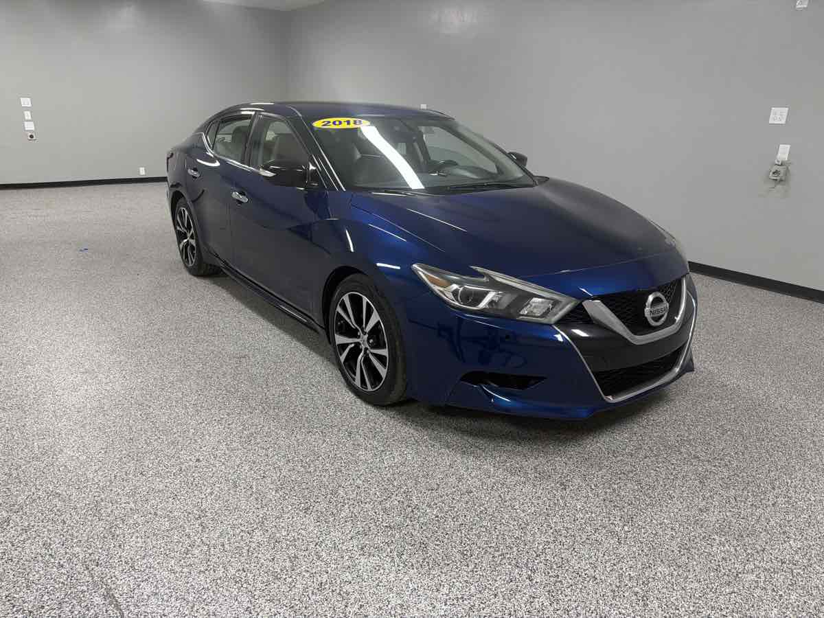 Nissan Maxima photo 2