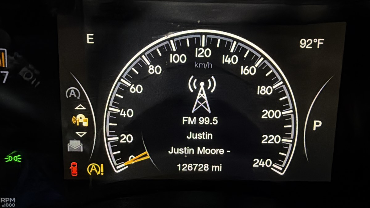 Jeep Grand Cherokee photo 11