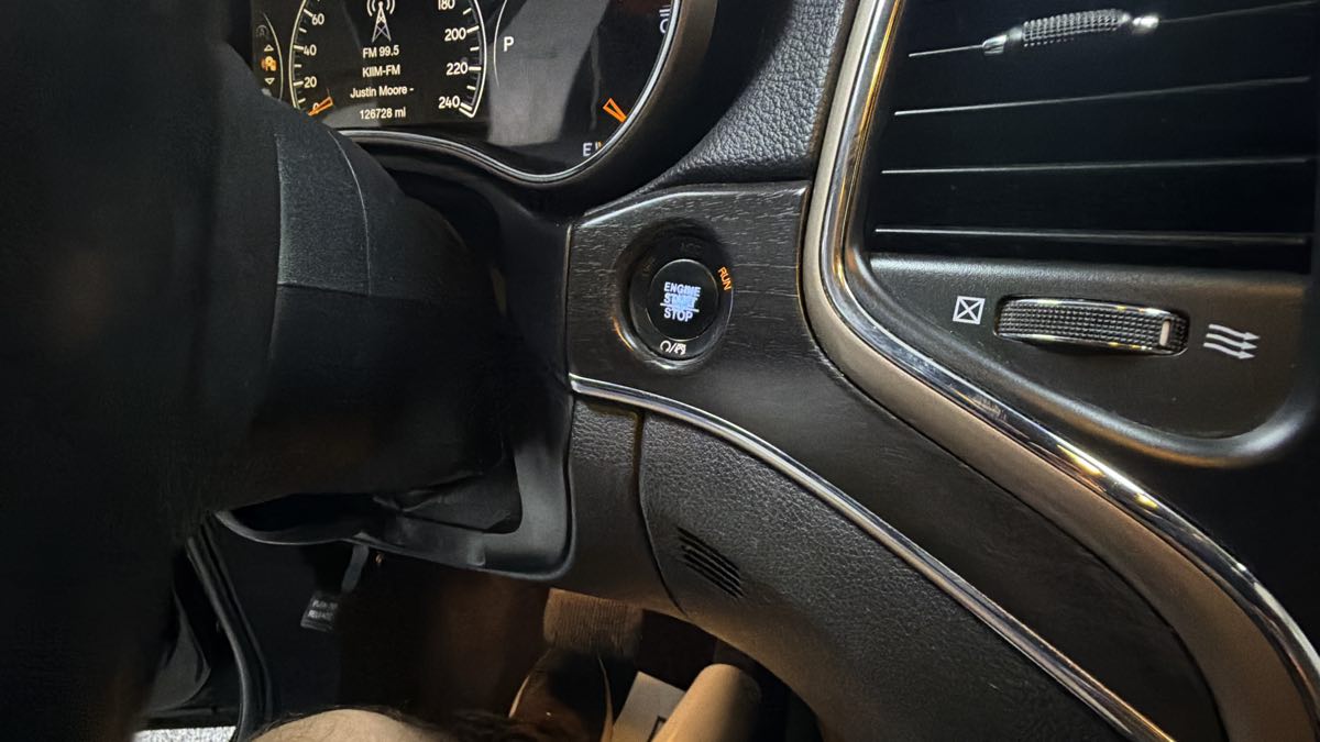 Jeep Grand Cherokee photo 19
