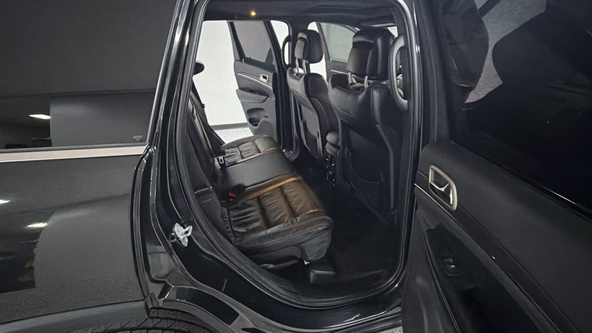Jeep Grand Cherokee photo 32