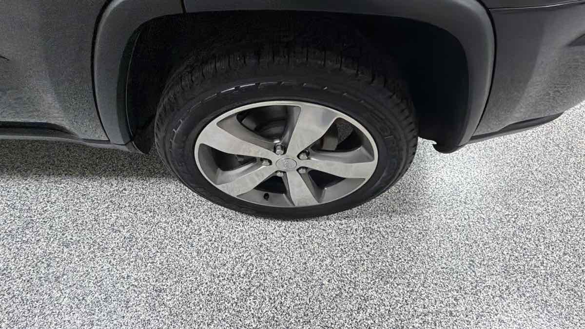 Jeep Grand Cherokee photo 38
