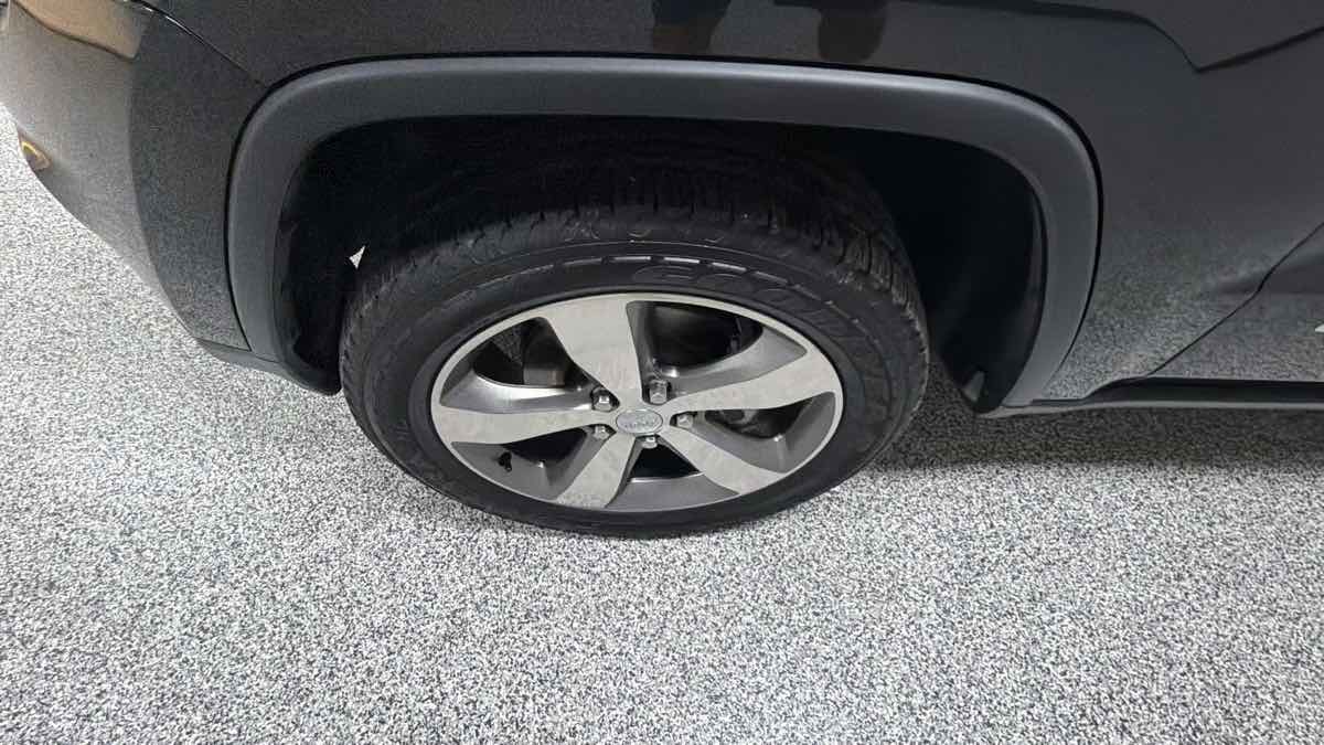 Jeep Grand Cherokee photo 39
