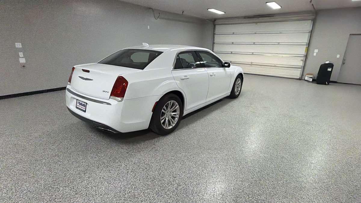 Photo 3 of this Chrysler 300