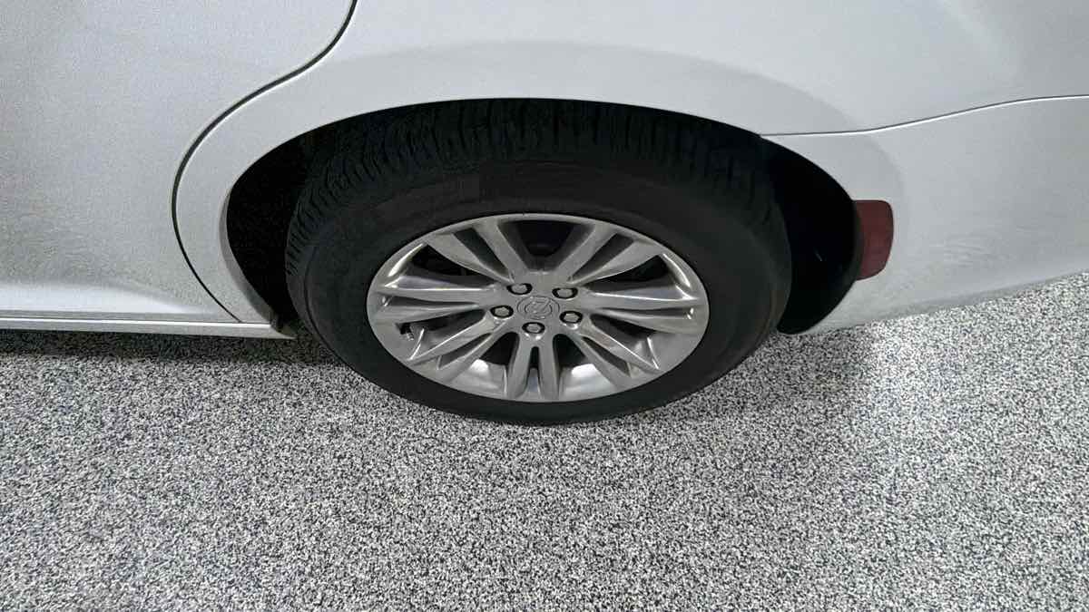 Photo 32 of this Chrysler 300
