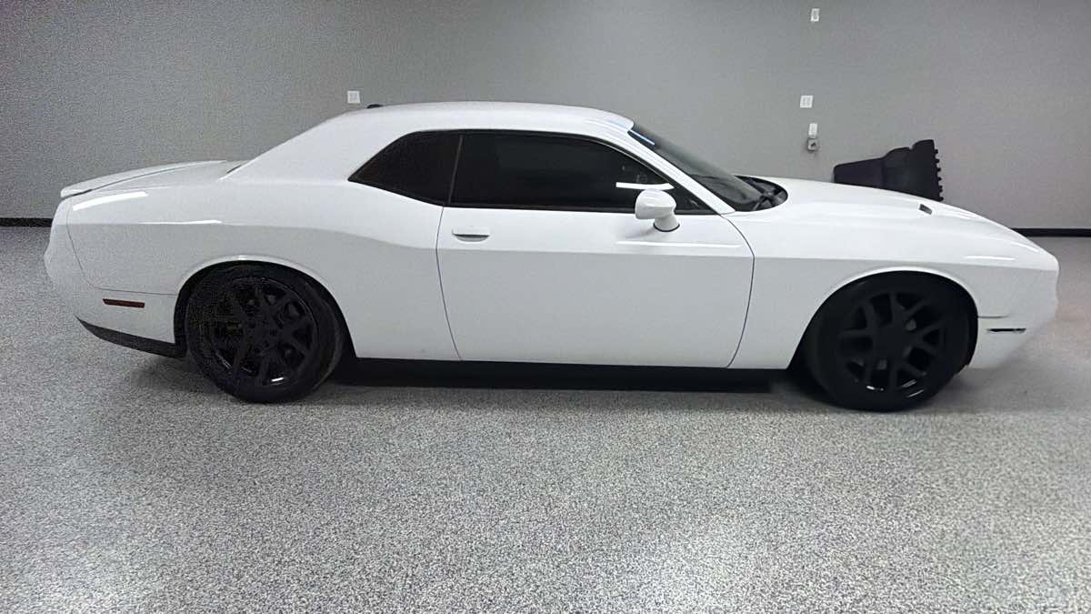 Dodge Challenger photo 2