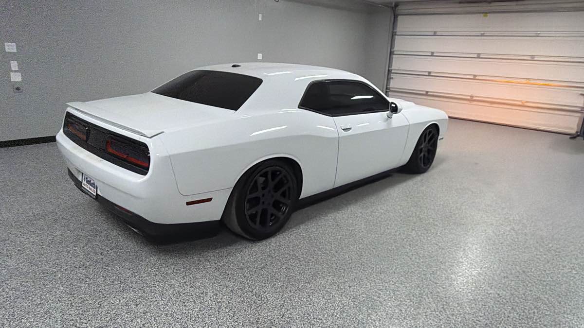 Dodge Challenger photo 3