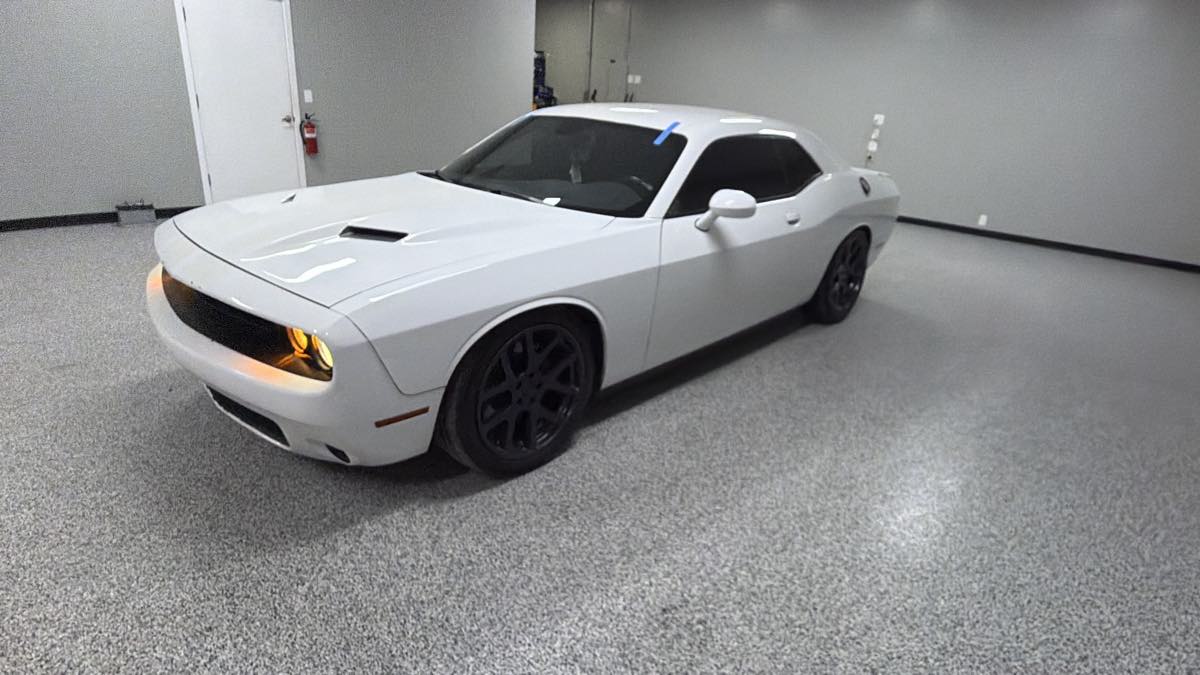 Dodge Challenger photo 7
