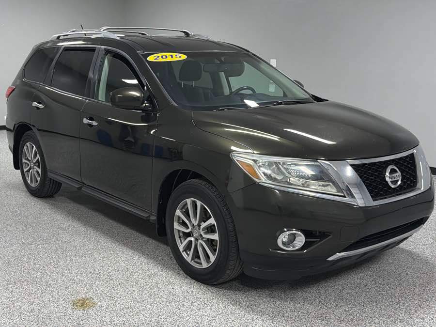 Nissan Pathfinder photo 2