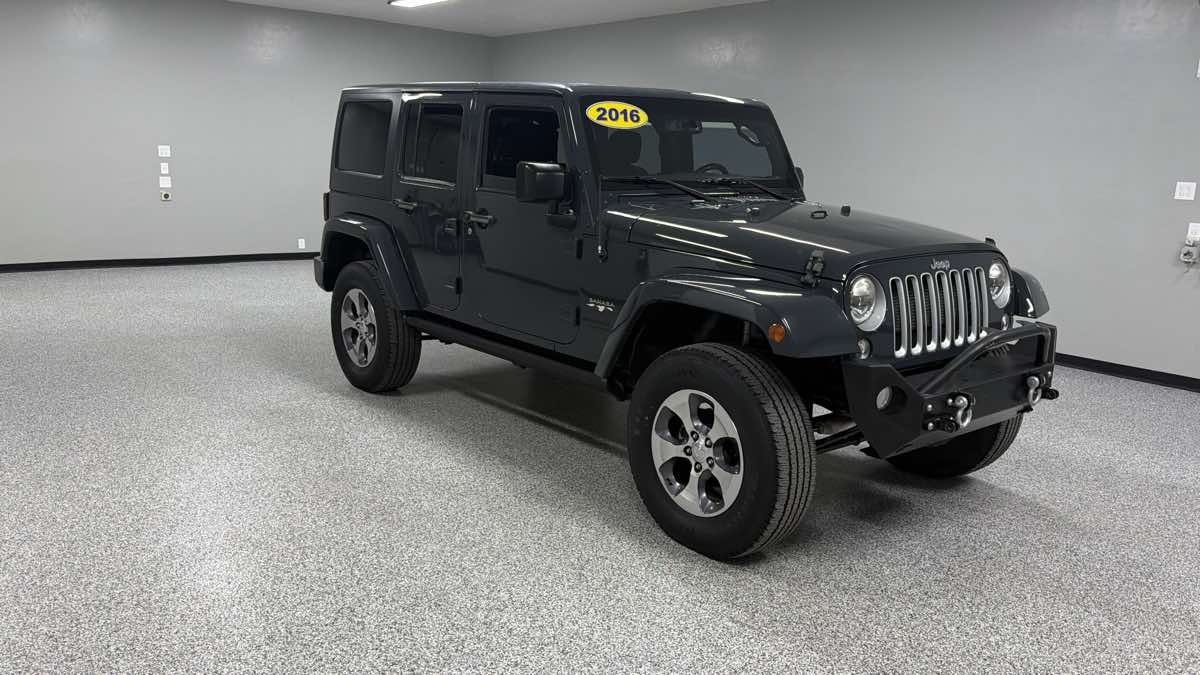 Jeep Wrangler photo 2