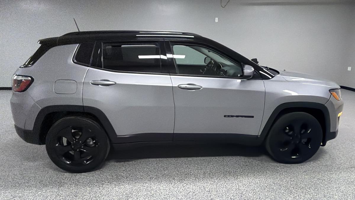 Jeep Compass photo 3