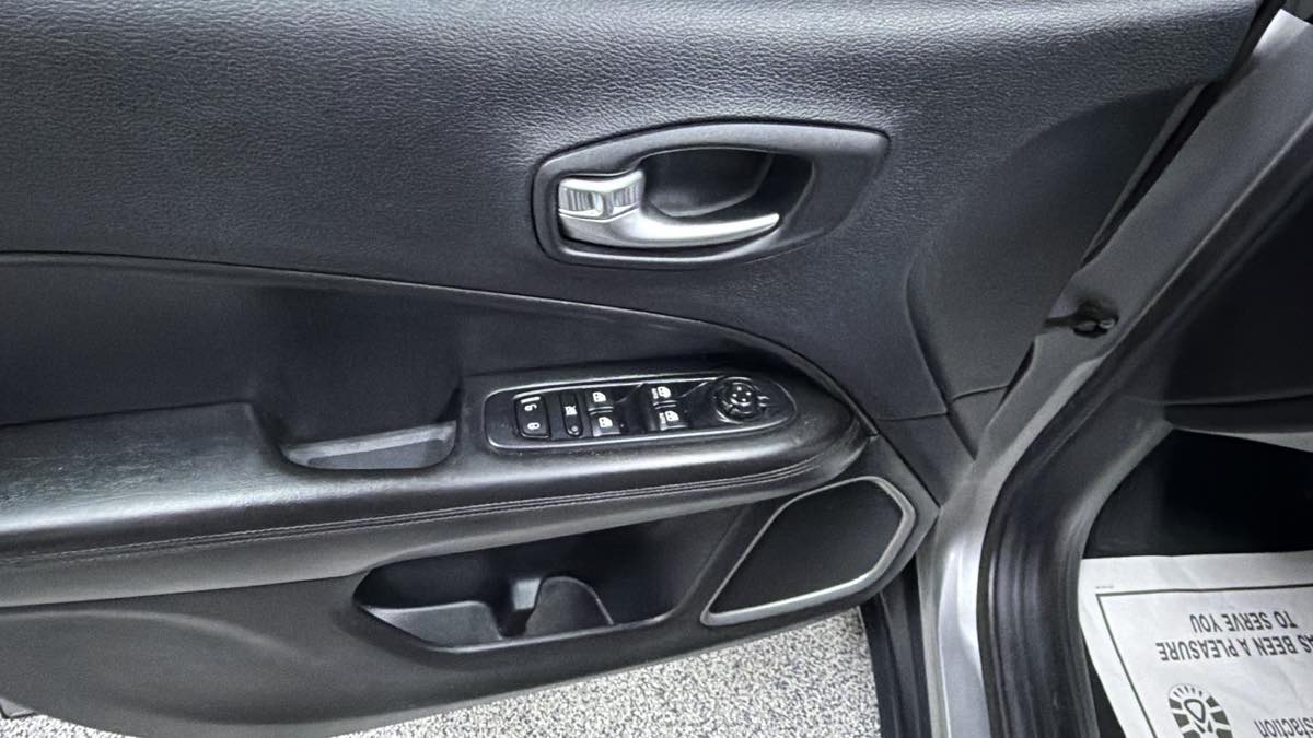 Jeep Compass photo 14