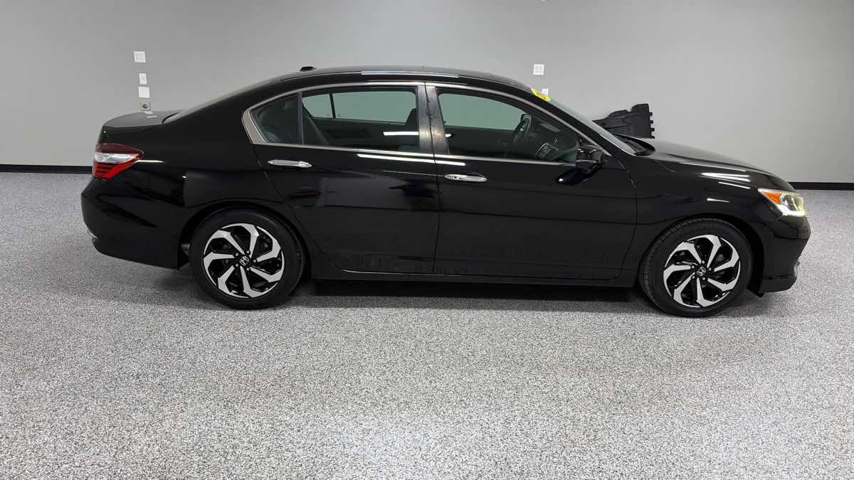 Honda Accord photo 4