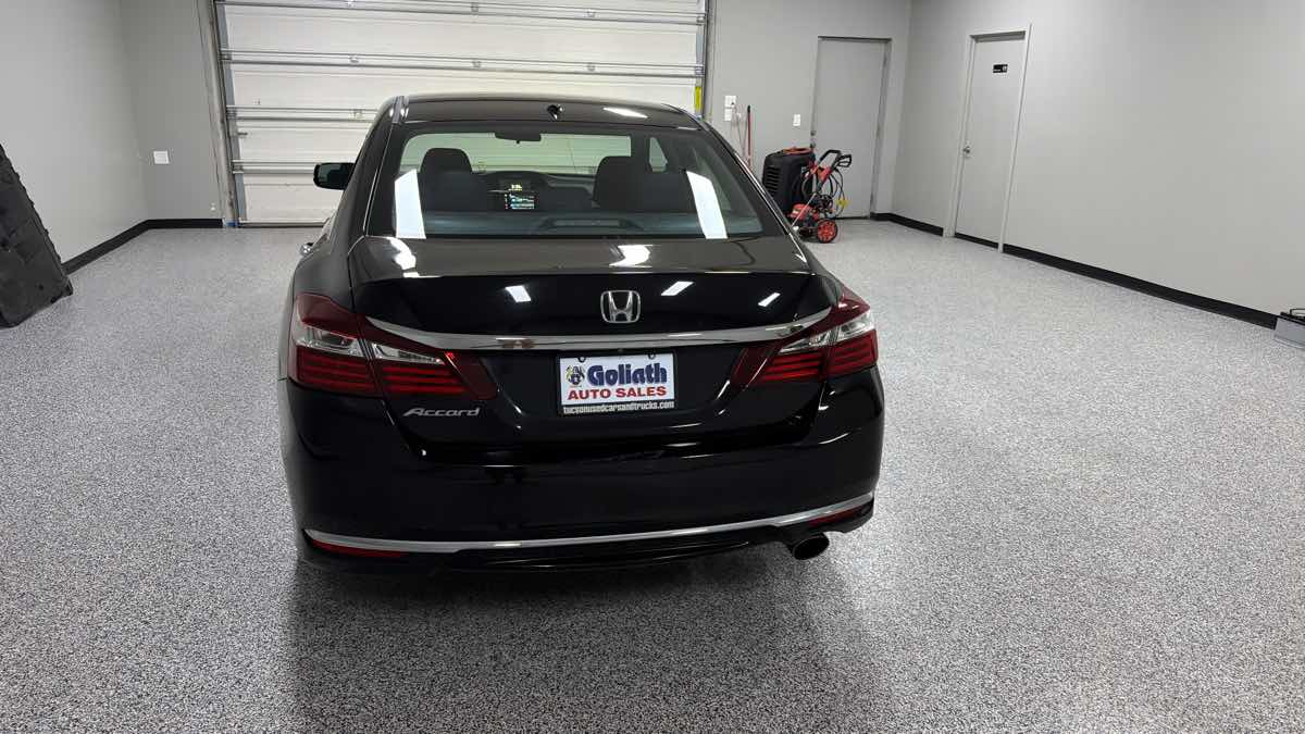 Honda Accord photo 6