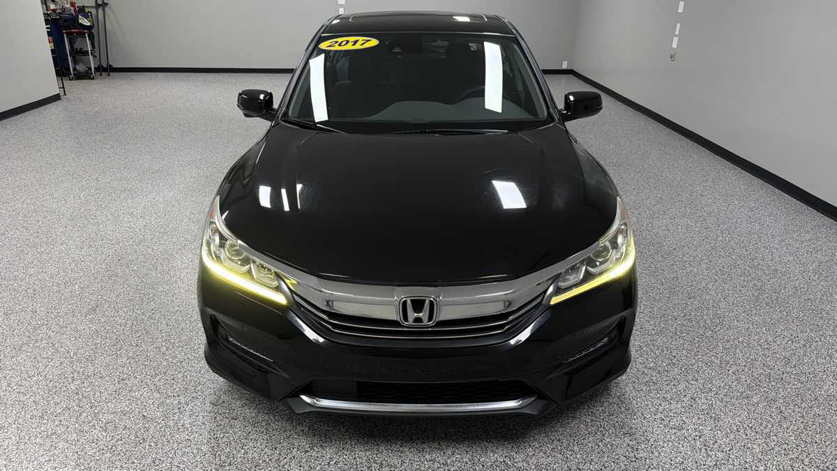 Honda Accord photo 10