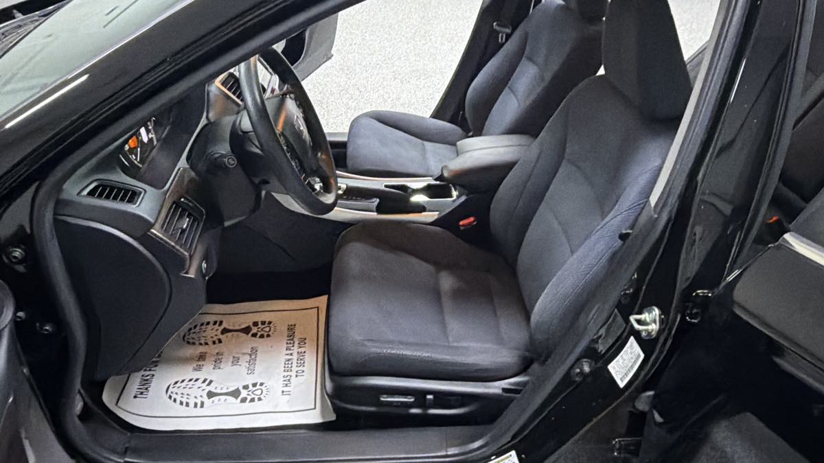 Honda Accord photo 16