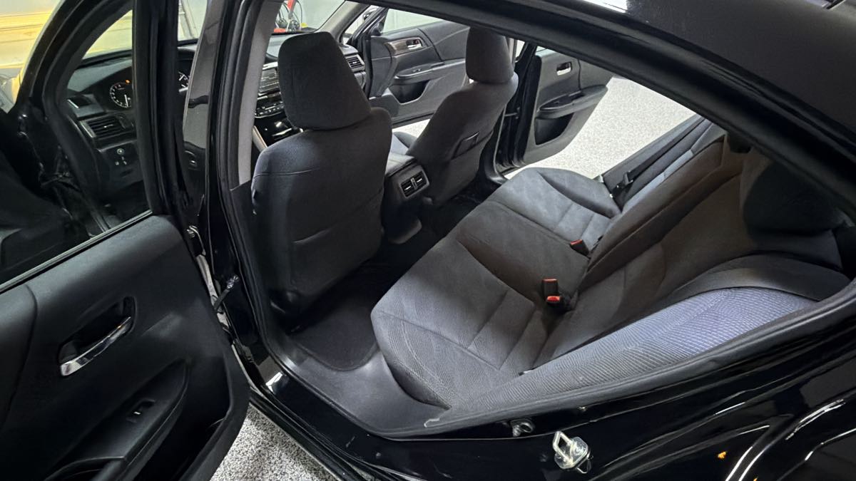 Honda Accord photo 31