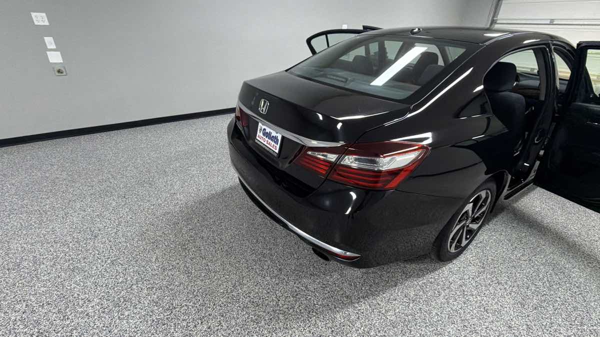 Honda Accord photo 33