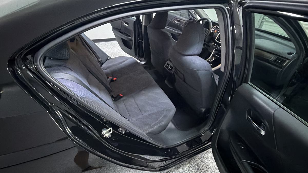 Honda Accord photo 34