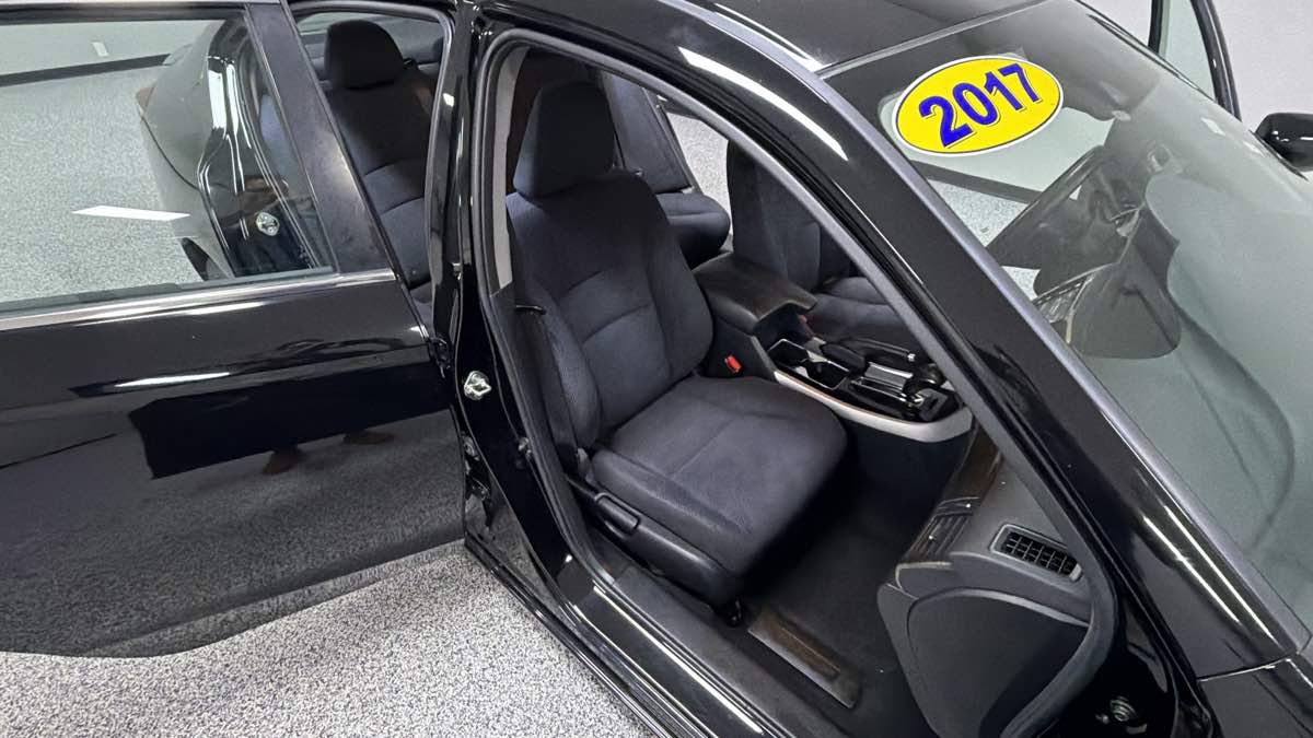 Honda Accord photo 36