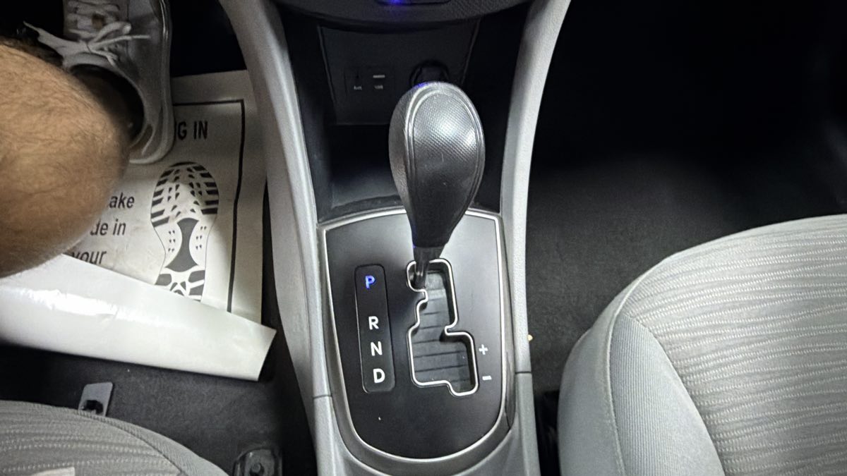 Hyundai Accent photo 11