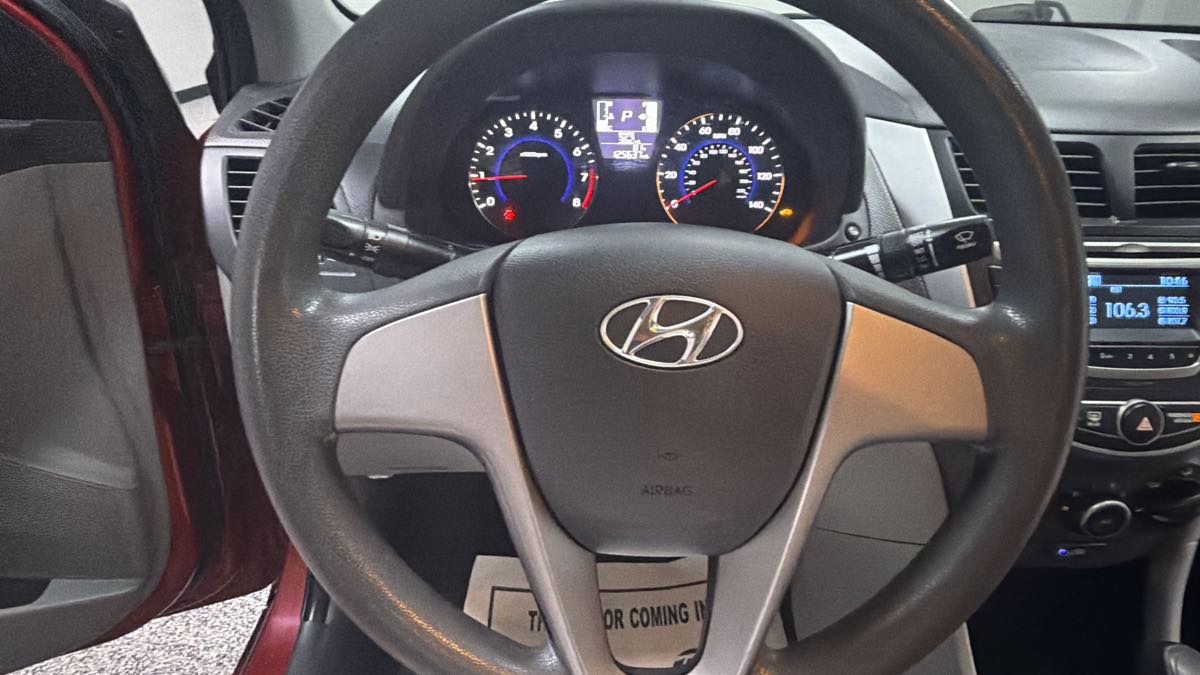 Hyundai Accent photo 16