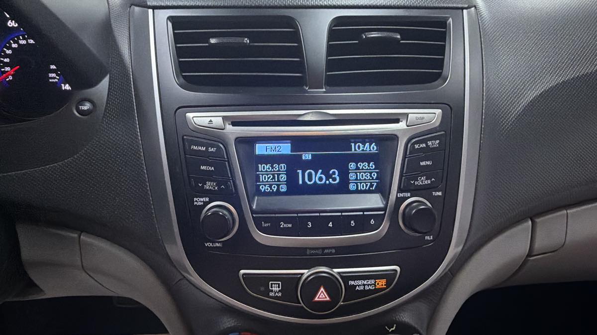Hyundai Accent photo 17