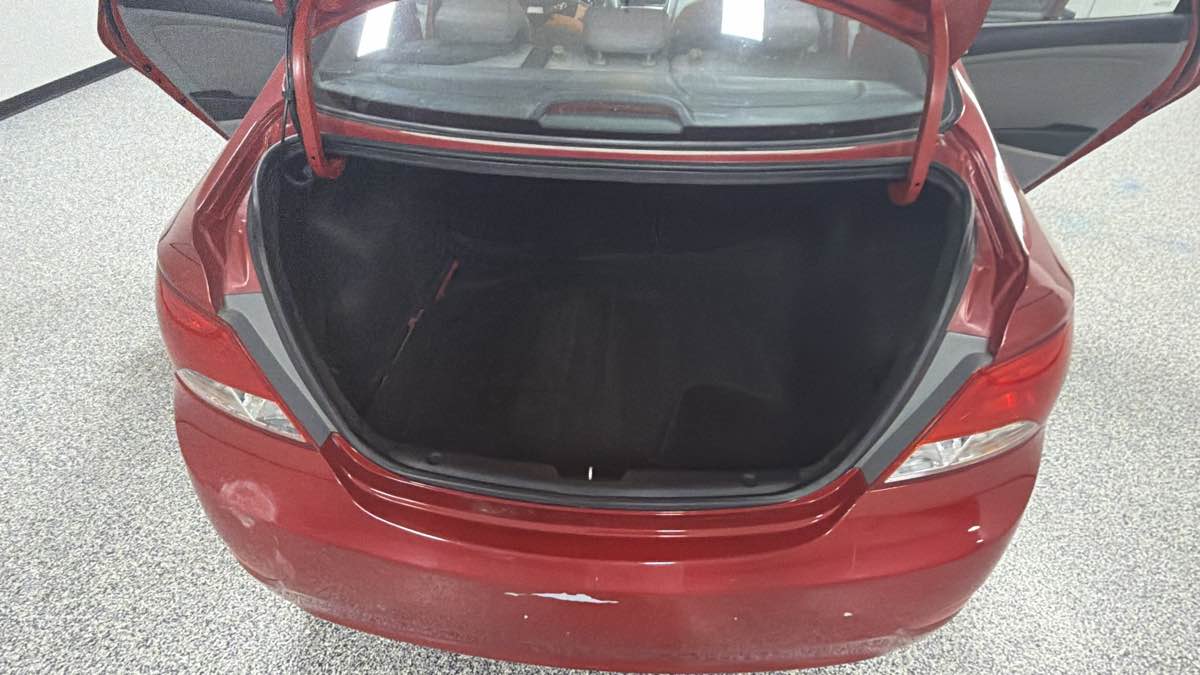 Hyundai Accent photo 20