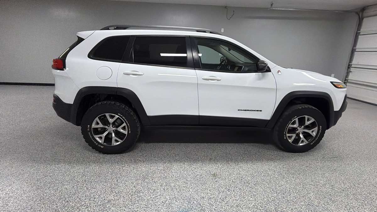 Jeep Cherokee photo 3