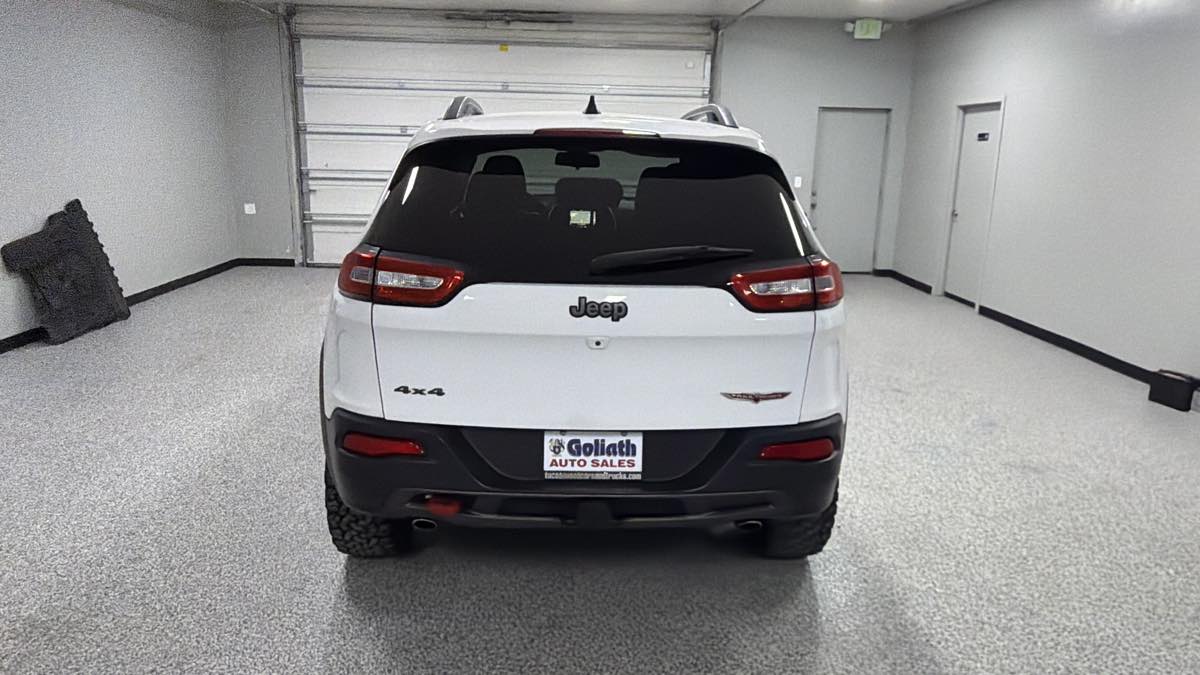Jeep Cherokee photo 5