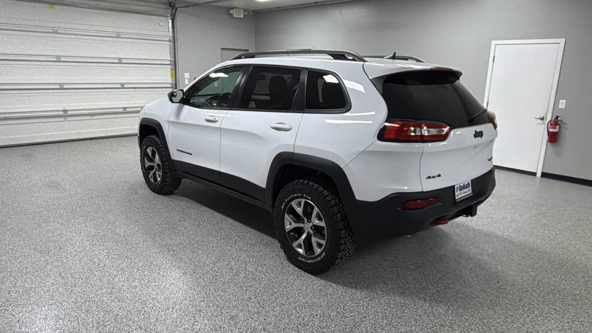 Jeep Cherokee photo 6