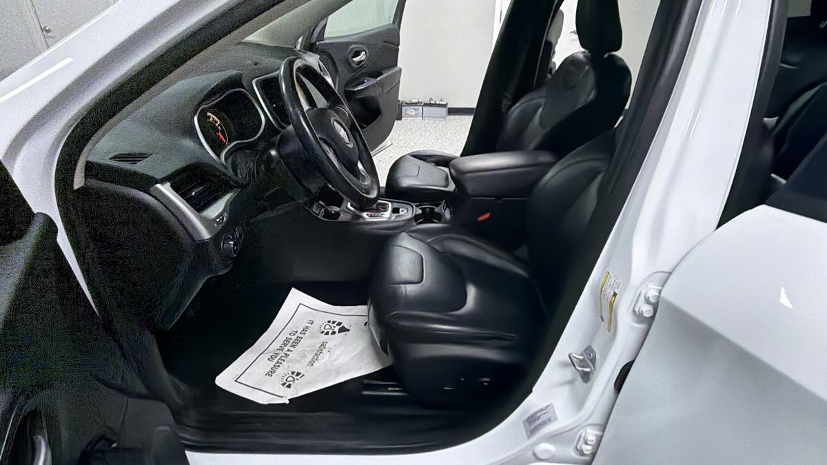 Jeep Cherokee photo 12