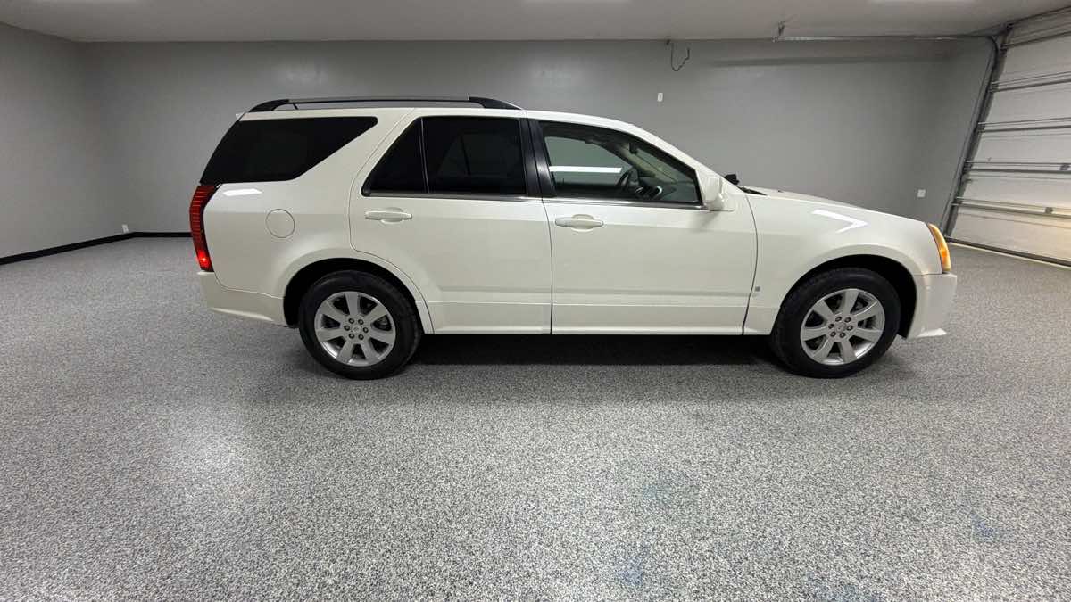 Photo 2 of this Cadillac SRX