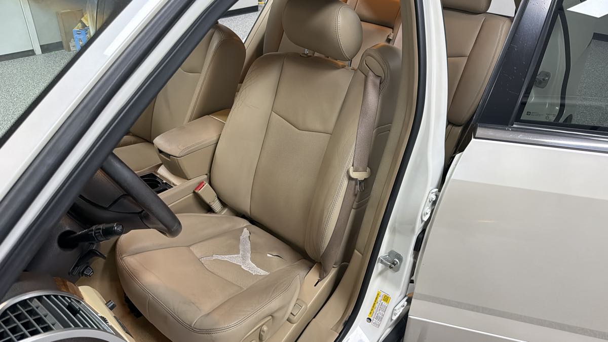 Photo 12 of this Cadillac SRX