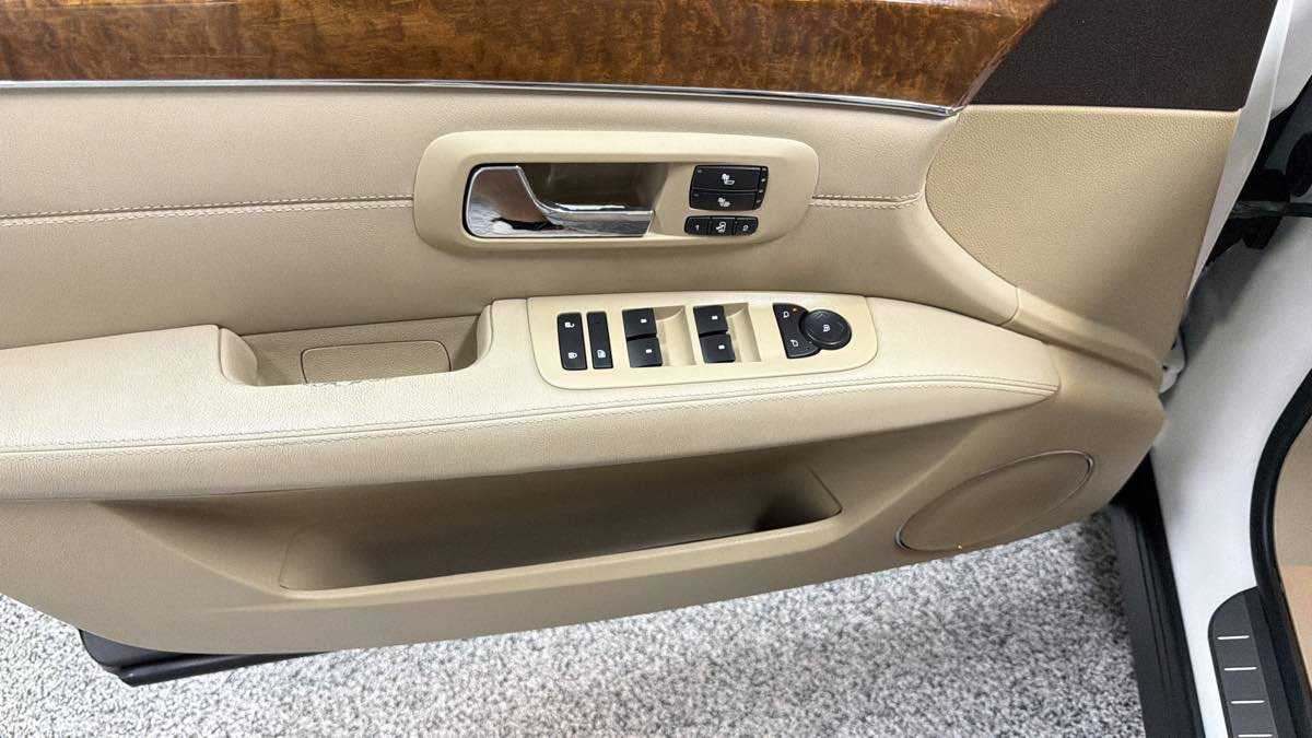Photo 13 of this Cadillac SRX