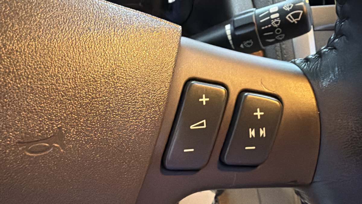 Photo 17 of this Cadillac SRX
