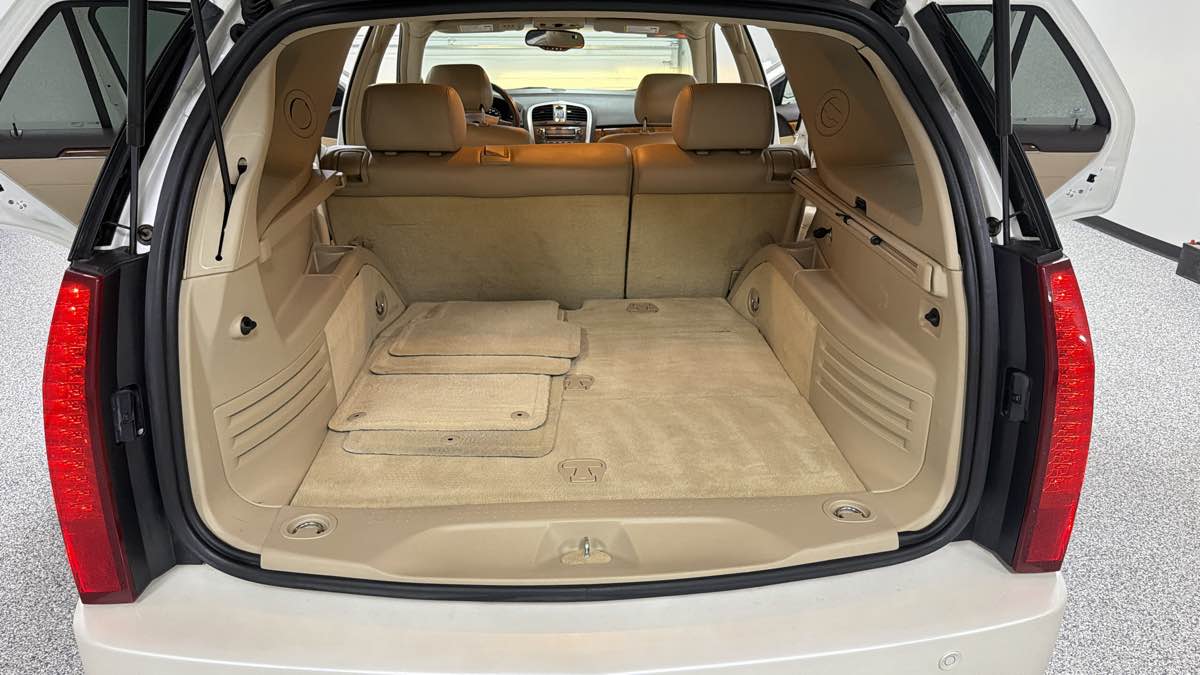 Photo 24 of this Cadillac SRX