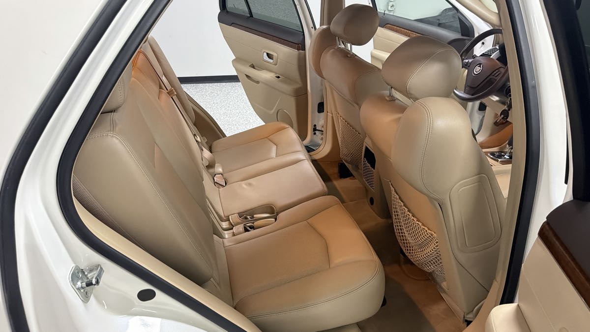 Photo 25 of this Cadillac SRX