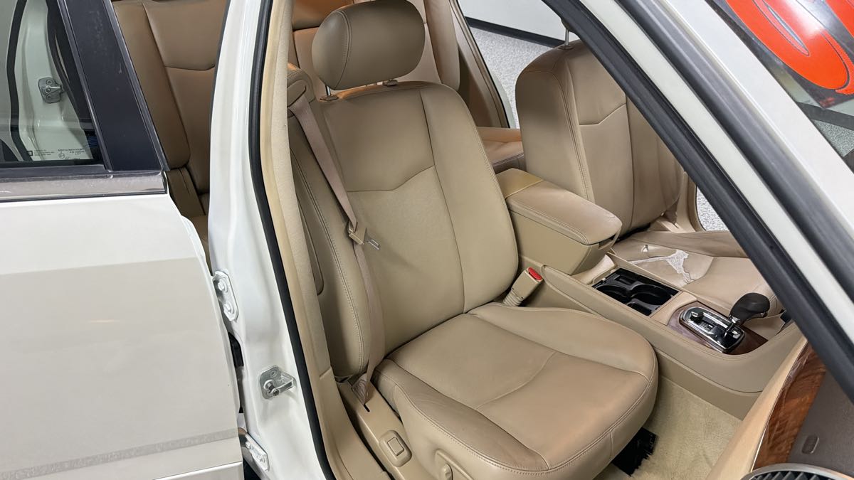 Photo 27 of this Cadillac SRX