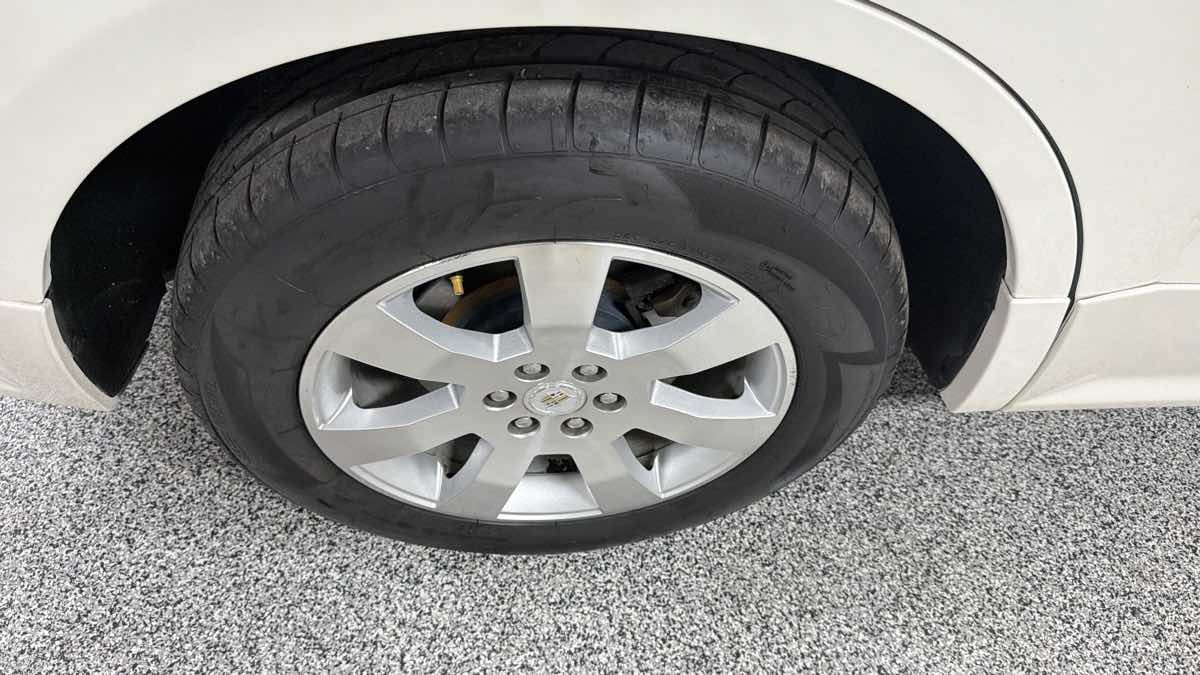 Photo 31 of this Cadillac SRX