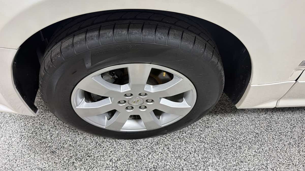 Photo 33 of this Cadillac SRX