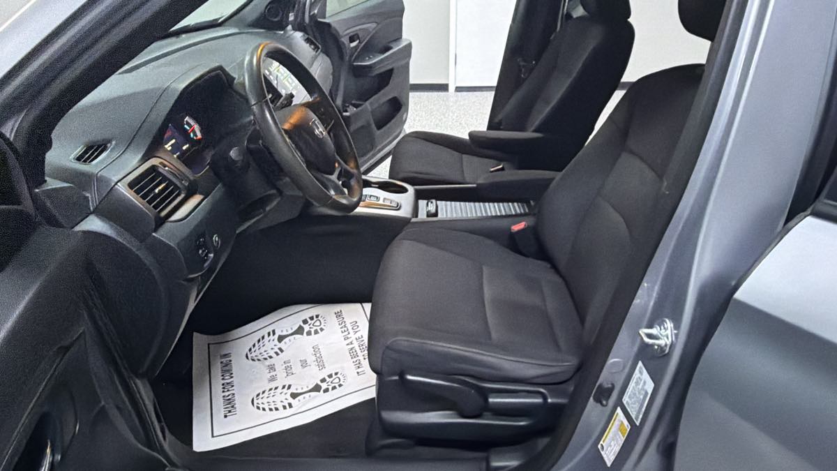 Honda Passport photo 12