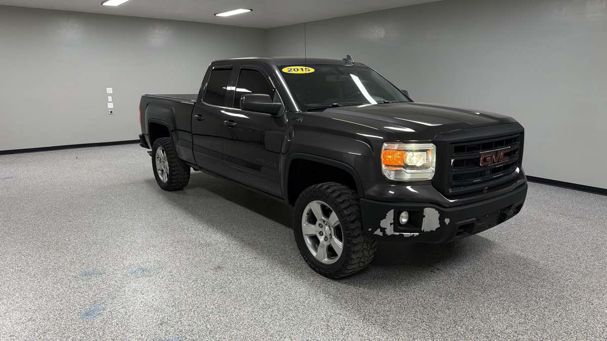 GMC Sierra photo 2