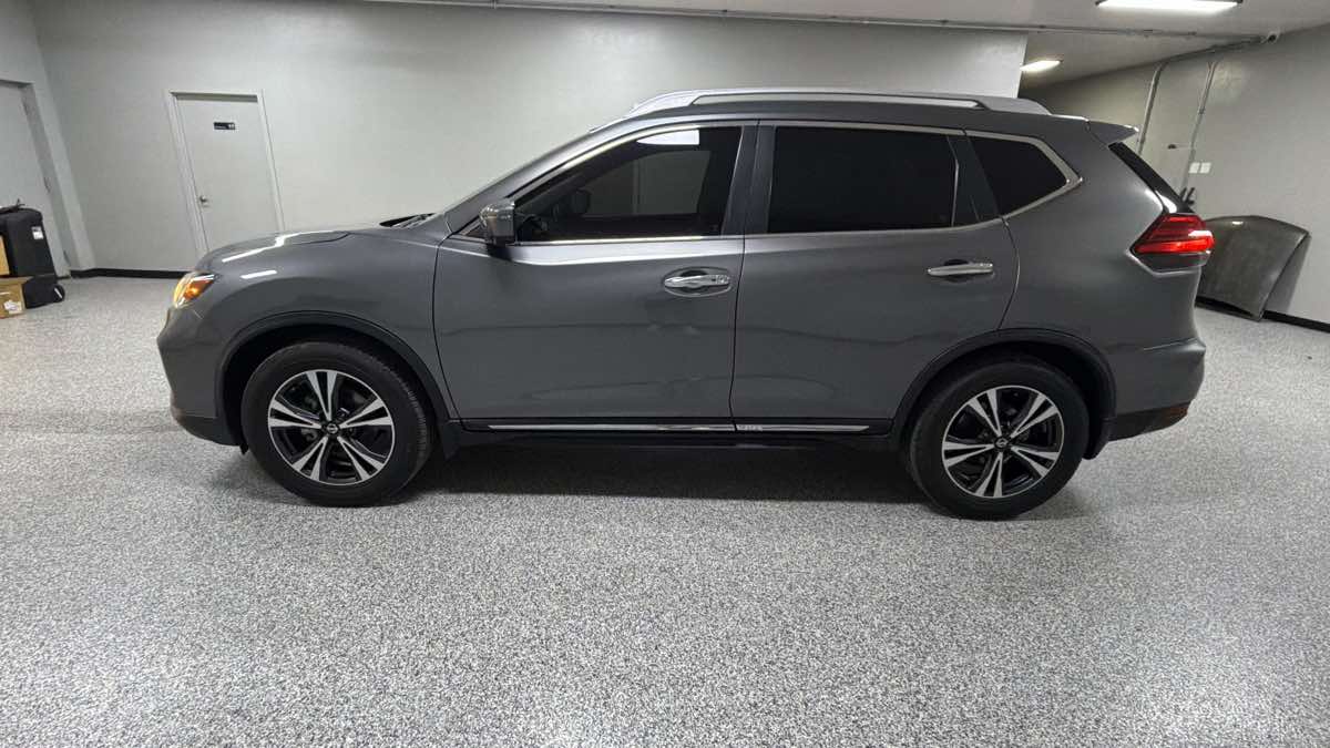 Photo 6 of this Nissan Rogue
