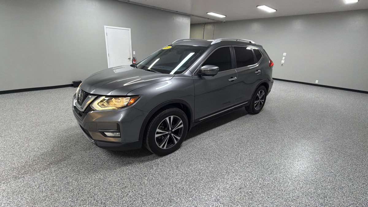 Photo 7 of this Nissan Rogue