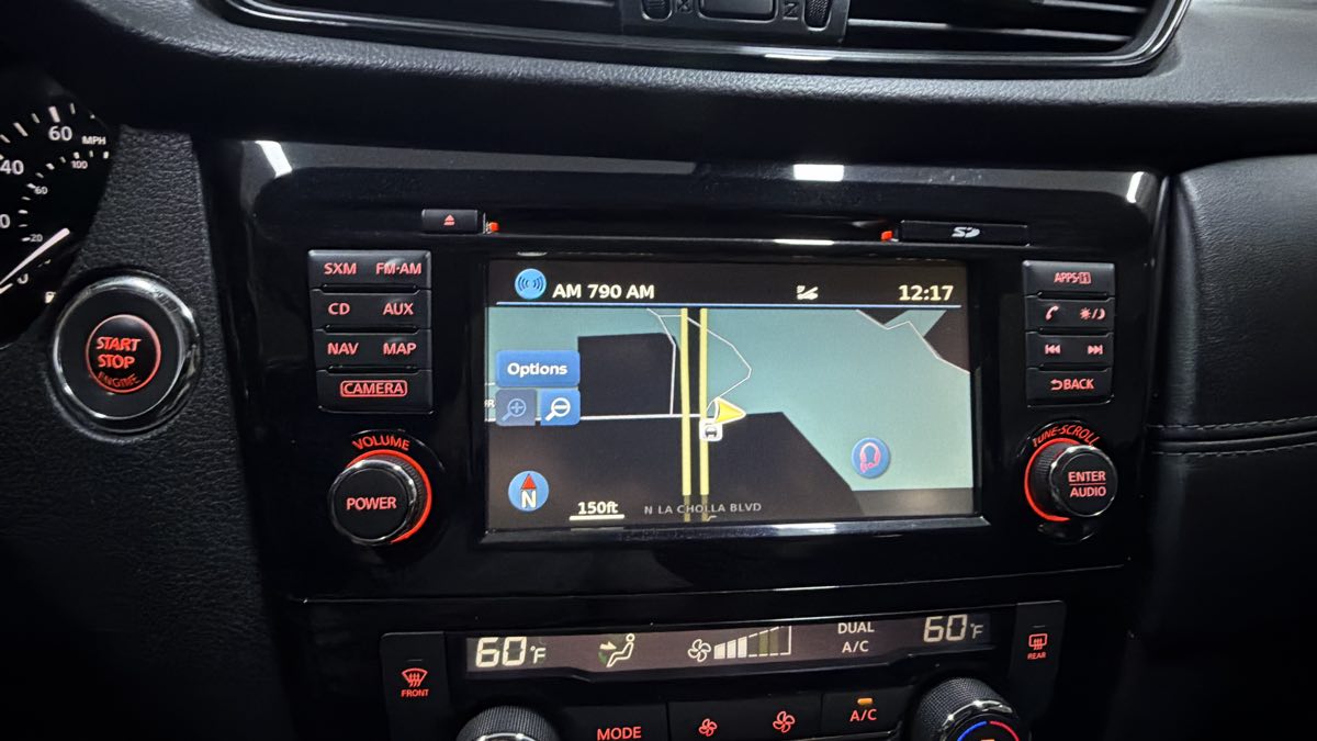 Photo 10 of this Nissan Rogue