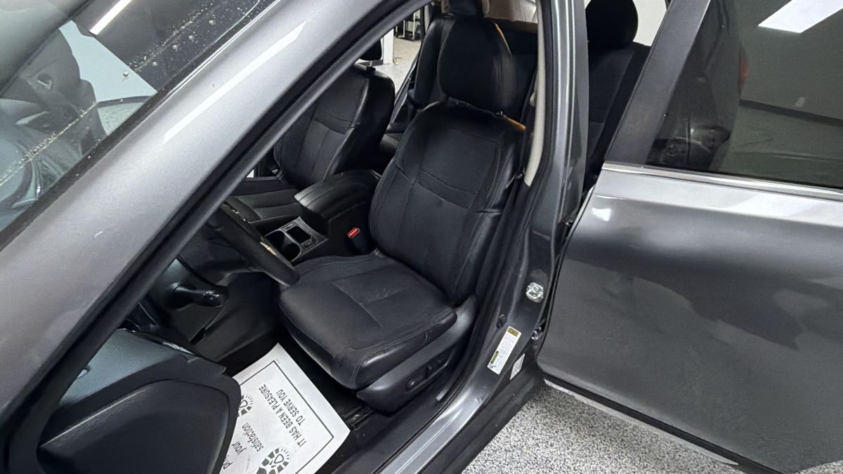 Photo 12 of this Nissan Rogue