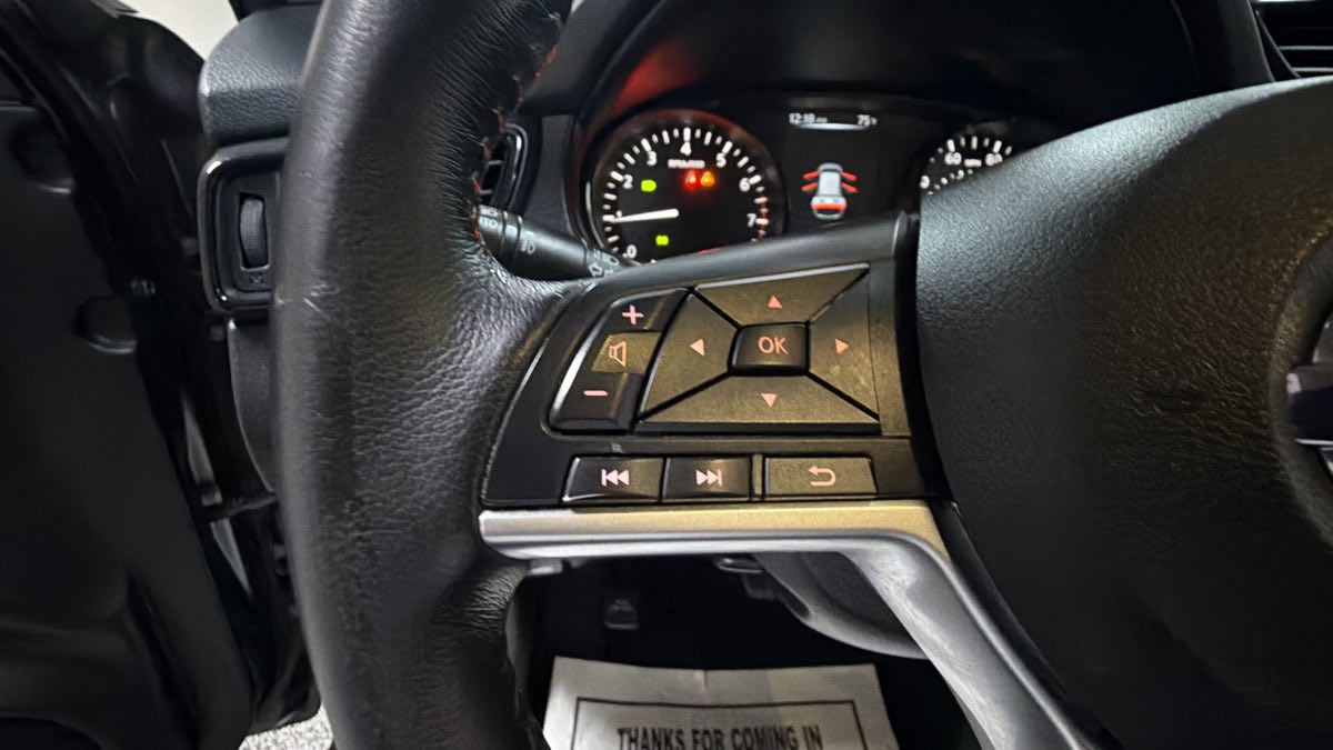 Photo 17 of this Nissan Rogue